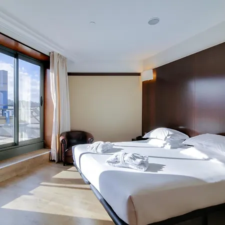 Universal Hotel 4*