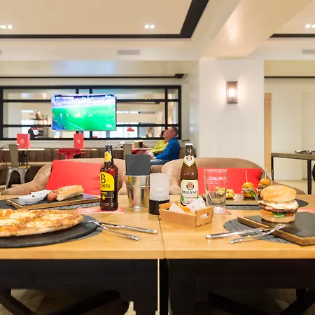 Universal Otel 4*