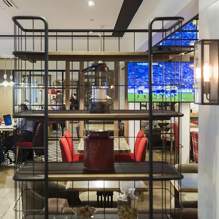 Otel Universal 4*